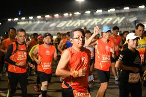 BIB: 25971, 25950, 2698, 2404, 26972
                            <button type="button" onclick="openModal(10697198)" class="btn btn-primary btn-sm float-right btn-popup" data-toggle="modal" data-target=".modal-high-quality">
                        <i class="fas fa-shopping-cart"></i> Add to Cart
                    </button>
                                            <button type="button" onclick="isThisMe(10697198, true)" class="btn btn-success btn-sm float-right btn-popup btn-isme hidden" data-toggle="tooltip" data-placement="bottom" title="นี่คือรูปของคุณใช่ไหม คลิกที่นี่เพื่อเอาเข้าอัลบั้ม">
                        <i class="fas fa-plus"></i> Add to album
                    </button>
                    <button type="button" onclick="isThisMe(10697198, false)" class="btn btn-warning btn-sm float-right btn-popup btn-isnotme hidden">
                        <i class="fas fa-ban"></i> Remove from album
                    </button>